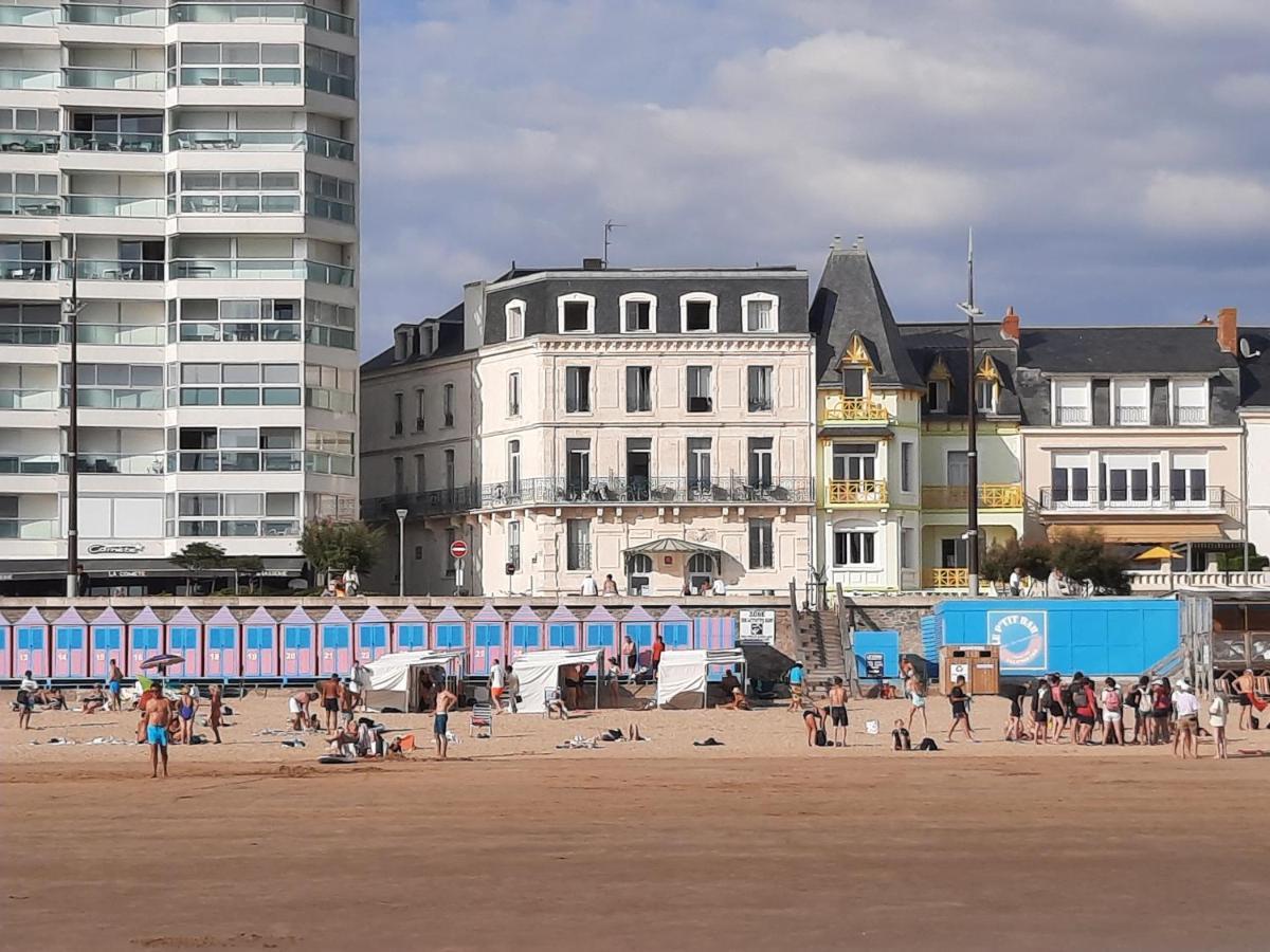 Appartement Vue Sur Mer เลส์ซาบล์-โดล็อนน์ ภายนอก รูปภาพ