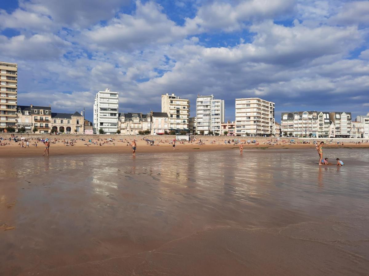 Appartement Vue Sur Mer เลส์ซาบล์-โดล็อนน์ ภายนอก รูปภาพ